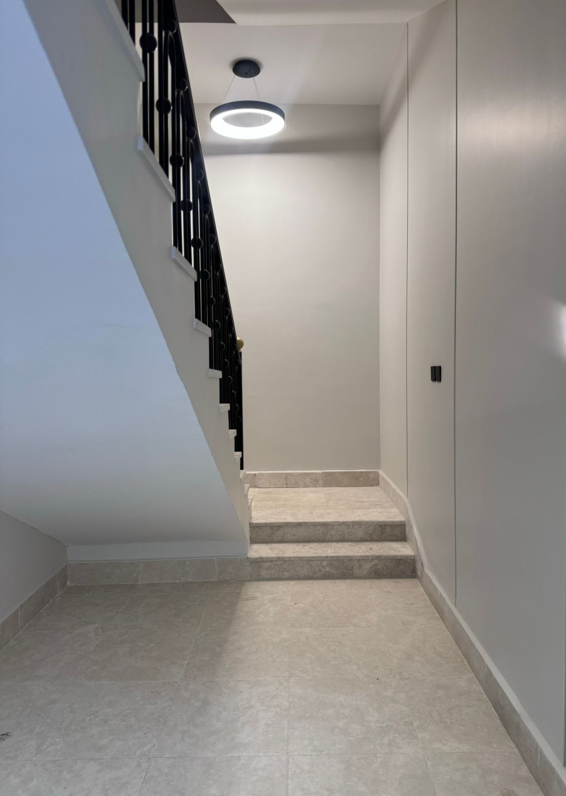 🏠 **For Rent: Two Apartments in a Duplex System (Townhouse)** 